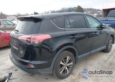 2018 Toyota Rav4 Xle z USA, uszkodzony, nr VIN 2T3RFREV8JW769700